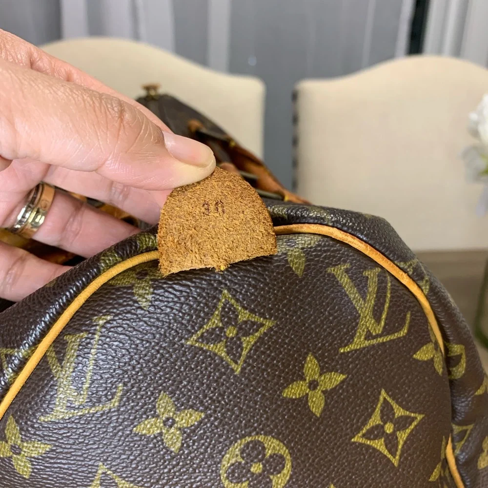 Authentic Louis Vuitton Speedy 30 in Mono - Picture 9 of 17